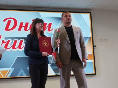 В преддверии Дня учителя. Сегодня с особой теплотой поздравил с предстоящим профессиональным праздником представителей одной из самых важных профессий - уважаемых учителей, которые трудятся на благо нашего города-героя! За...