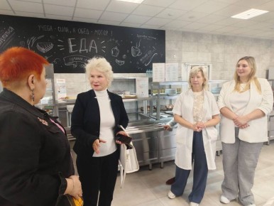 Общественники проверили организацию школьного питания в двух волгоградских школах