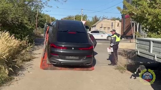 Инспекторы ДПС выявили автомобиль с подложными государственными регистрационными знаками